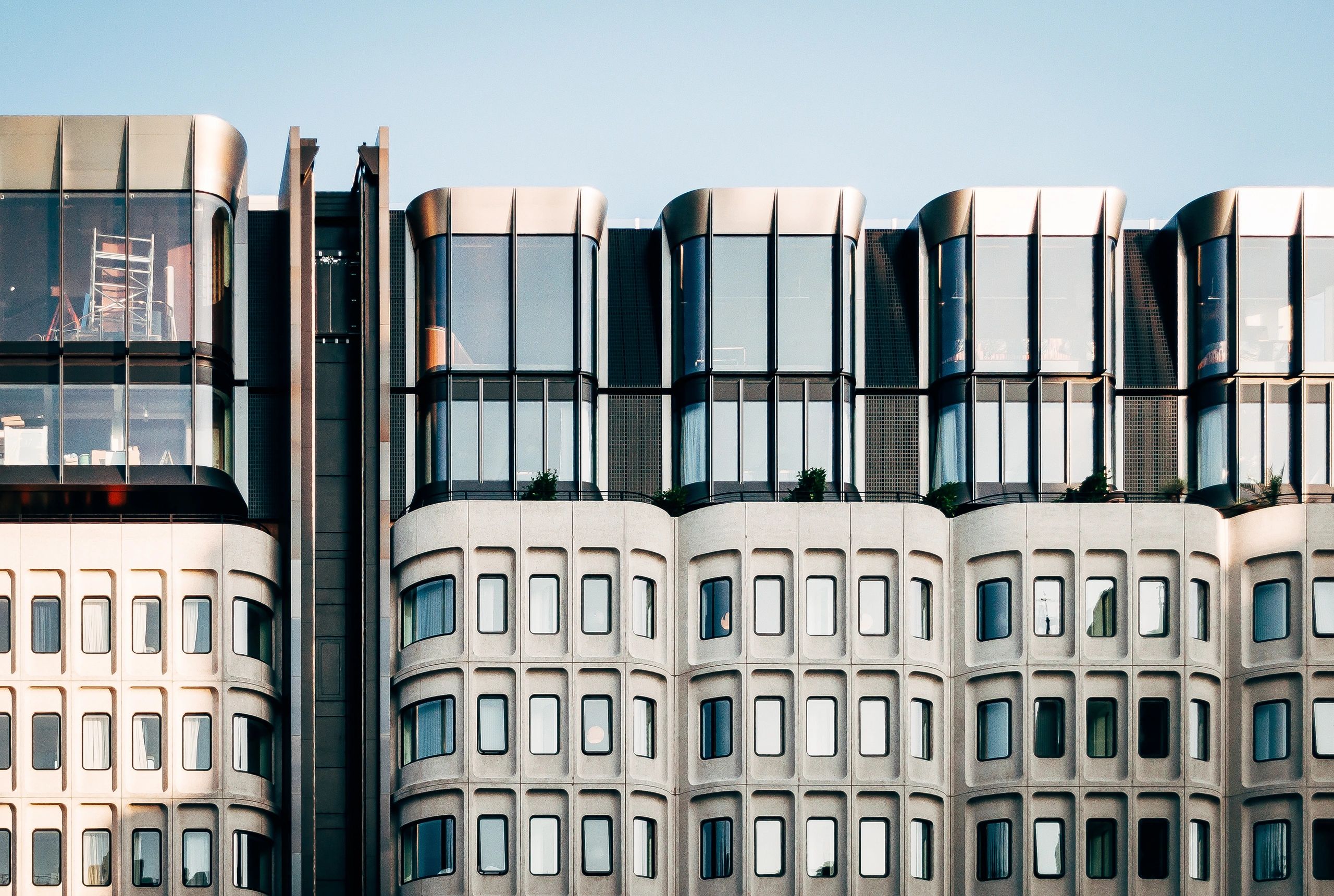 Façade moderne d’actif immobilier tertiaire