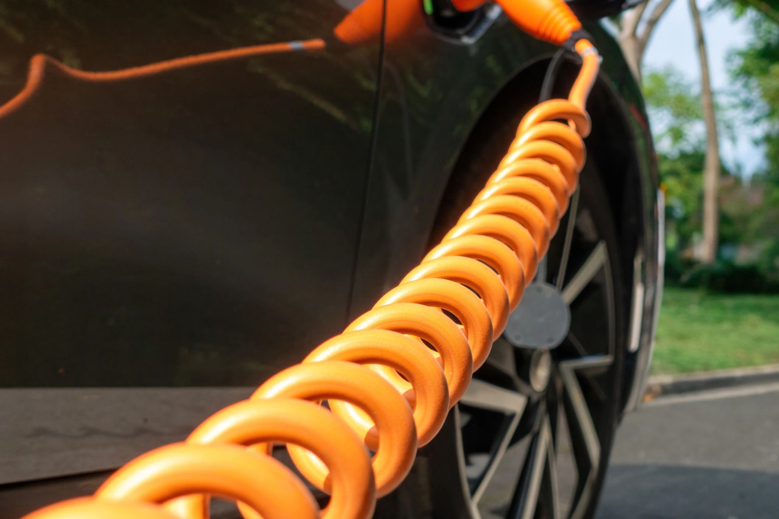 Câble de recharge sur véhicule électrique