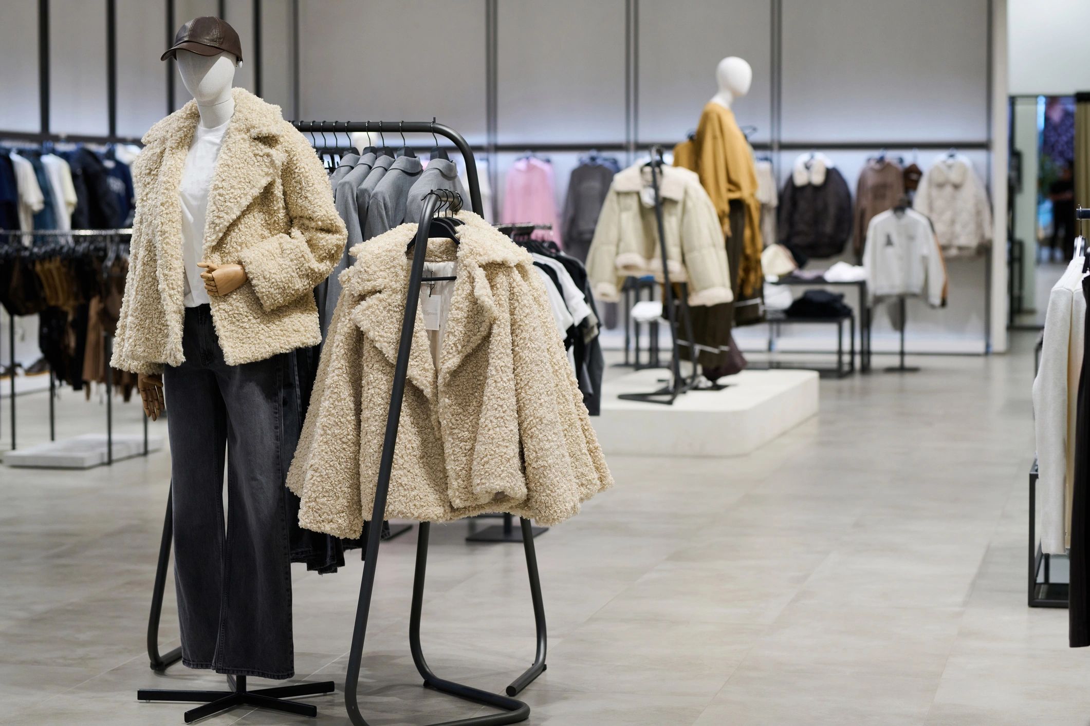 Magasin moderne illustrant l’environnement retail