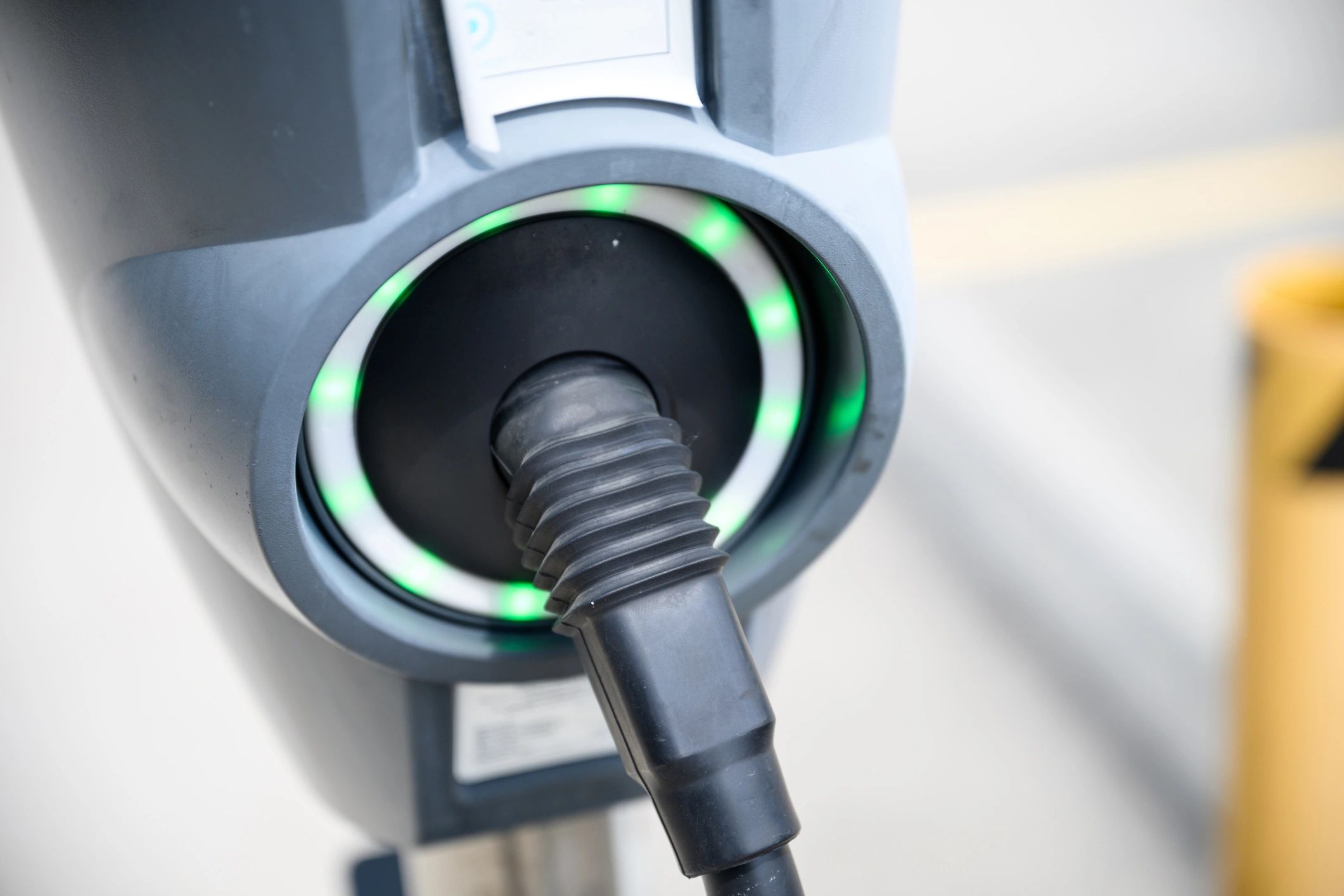 Détail d’une borne de recharge en fonctionnement